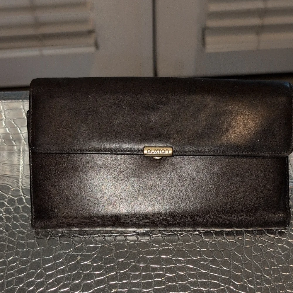Brown Buxton Wallet With Kisslock Coin Compartment